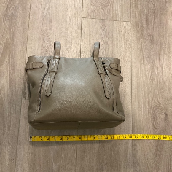 Aimee Kestenberg Tote BagCity Slicker   Charcoal/Taupe  Leather - Picture 11 of 16